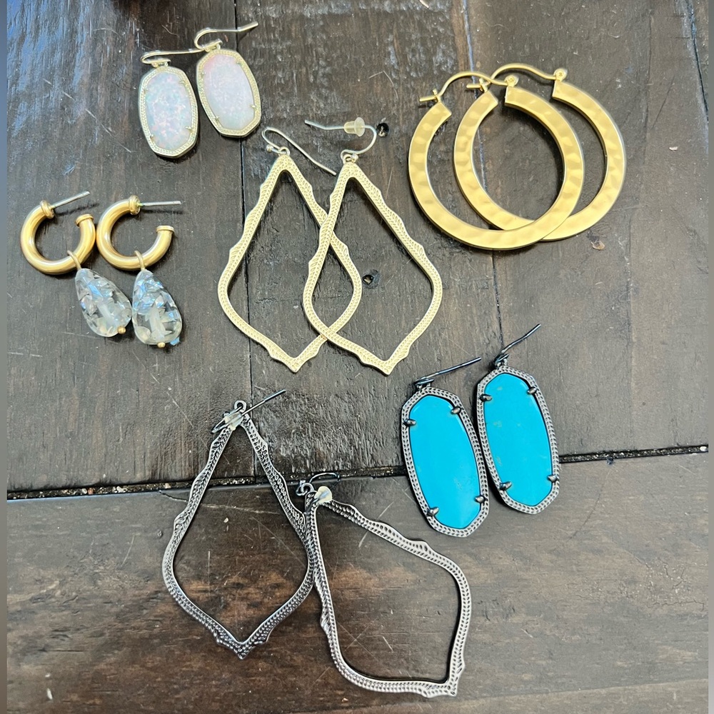 Lot of Kendra Scott earrings
